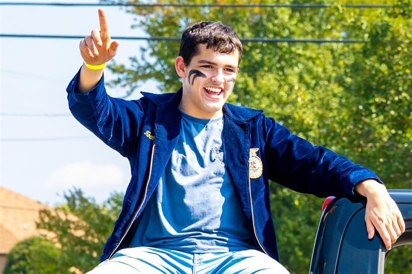 Schools celebrate homecomings